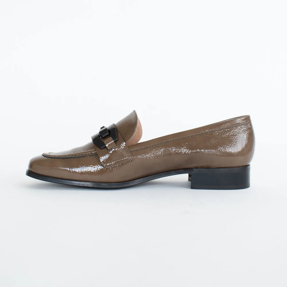 Aragon Taupe Patent