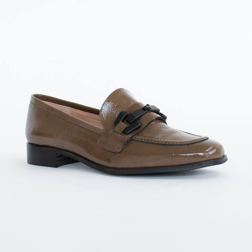 Aragon Taupe Patent