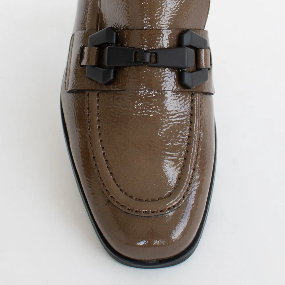 Aragon Taupe Patent