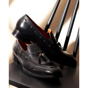 Black Classic Mirror Glossed Tassel Loafer With Metal Detail