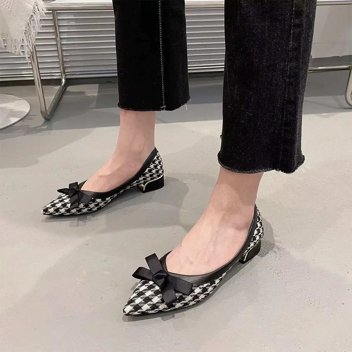 Hee grand Women Pointed Toe Chunky Heels Classic Plaid Bow-Knot Dressy Pump Comfort Low Heels for Work