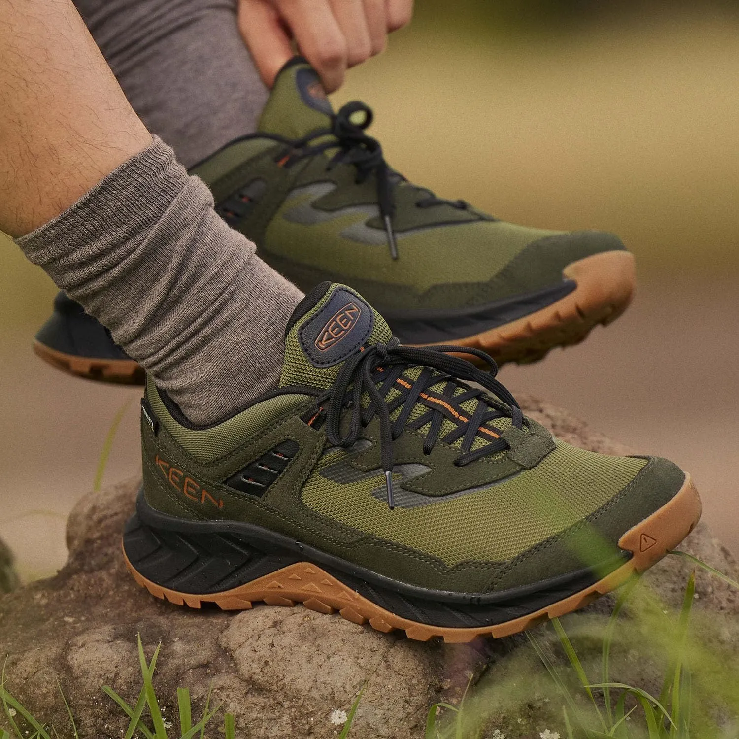 KEEN Men's Hightrail Low Height Durable Lightweight Breathable Leather Waterproof Hiking Shoes