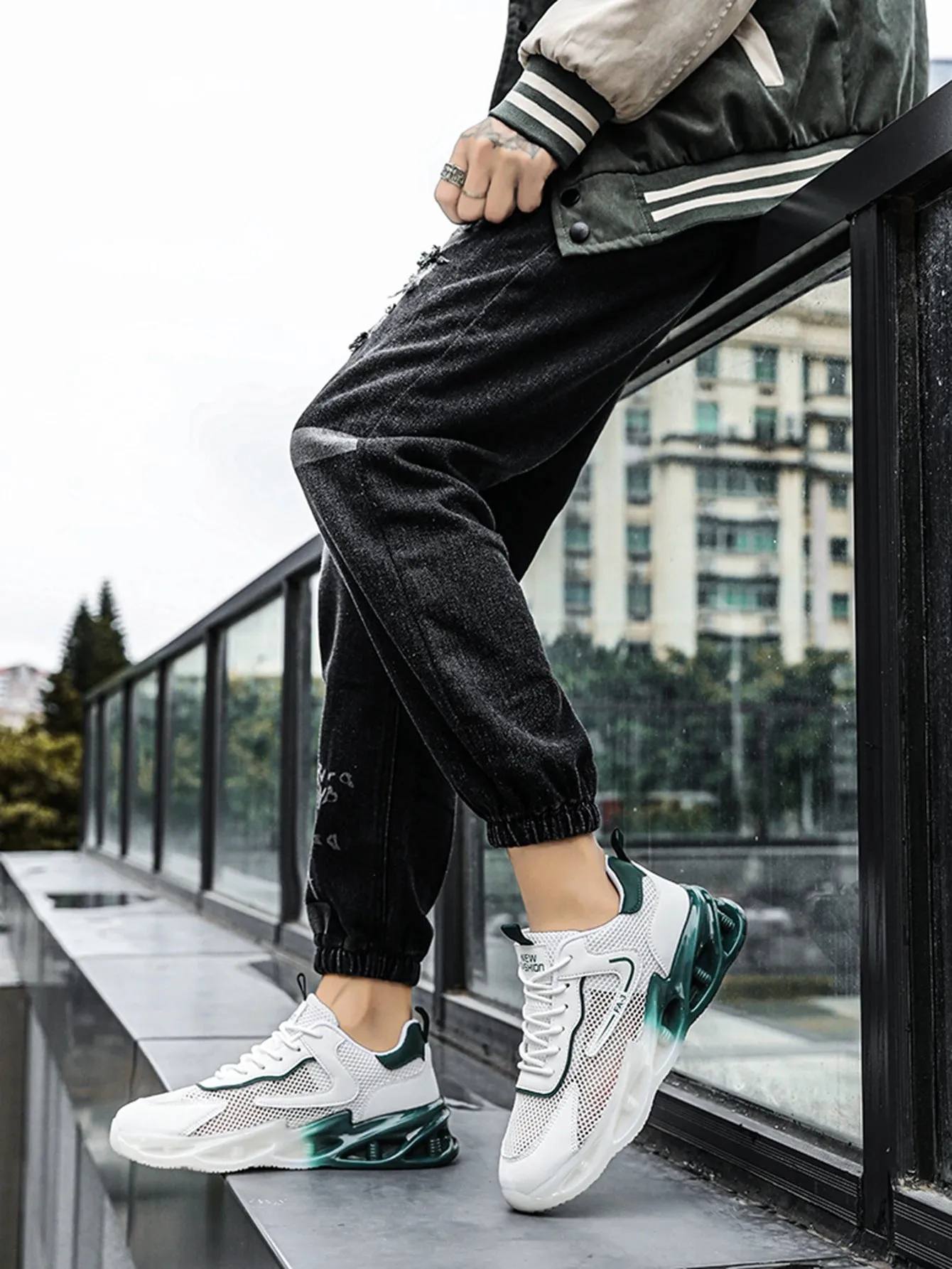 Men’s Fashion Running & Basketball Sneakers