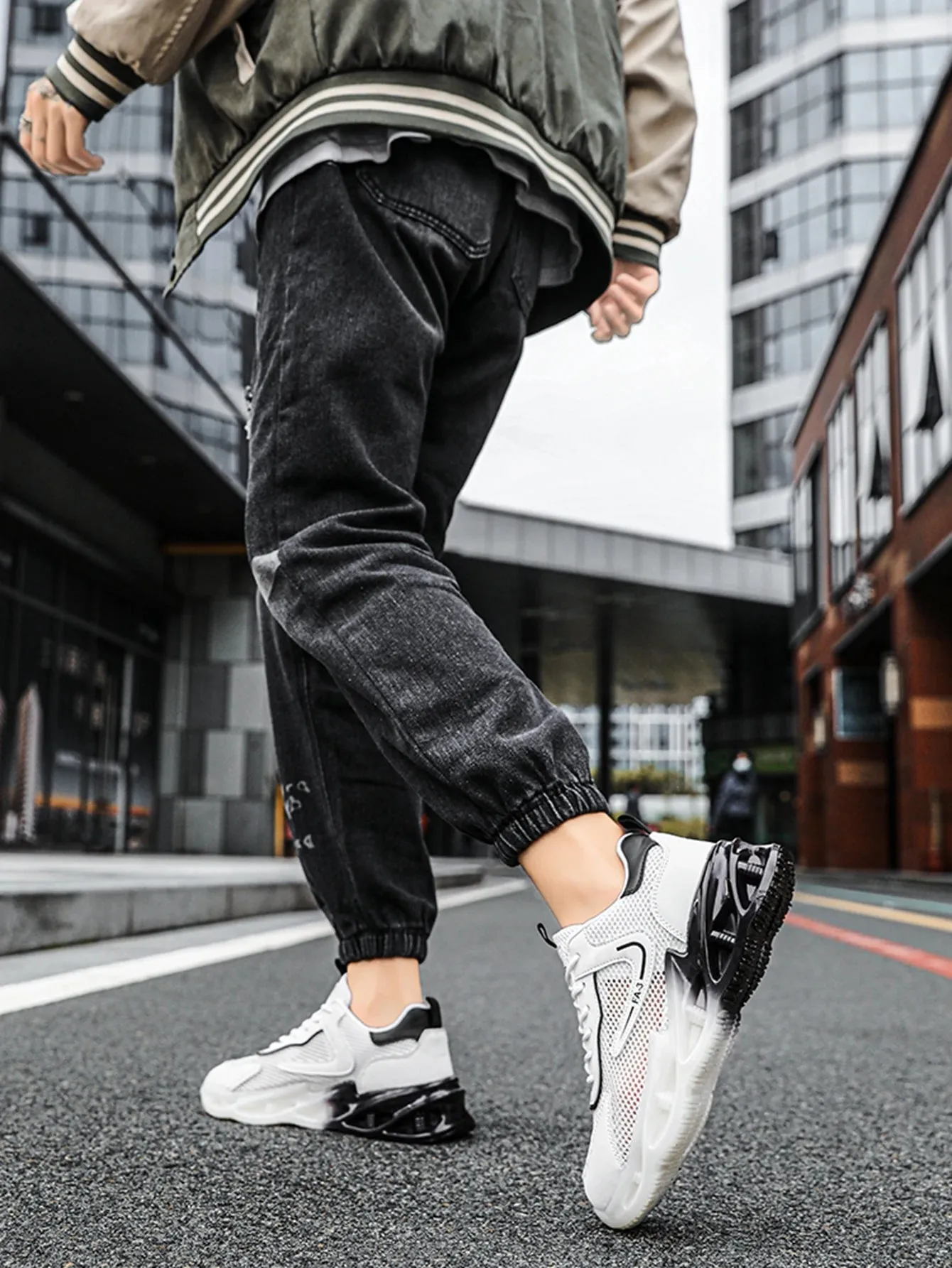 Men’s Fashion Running & Basketball Sneakers