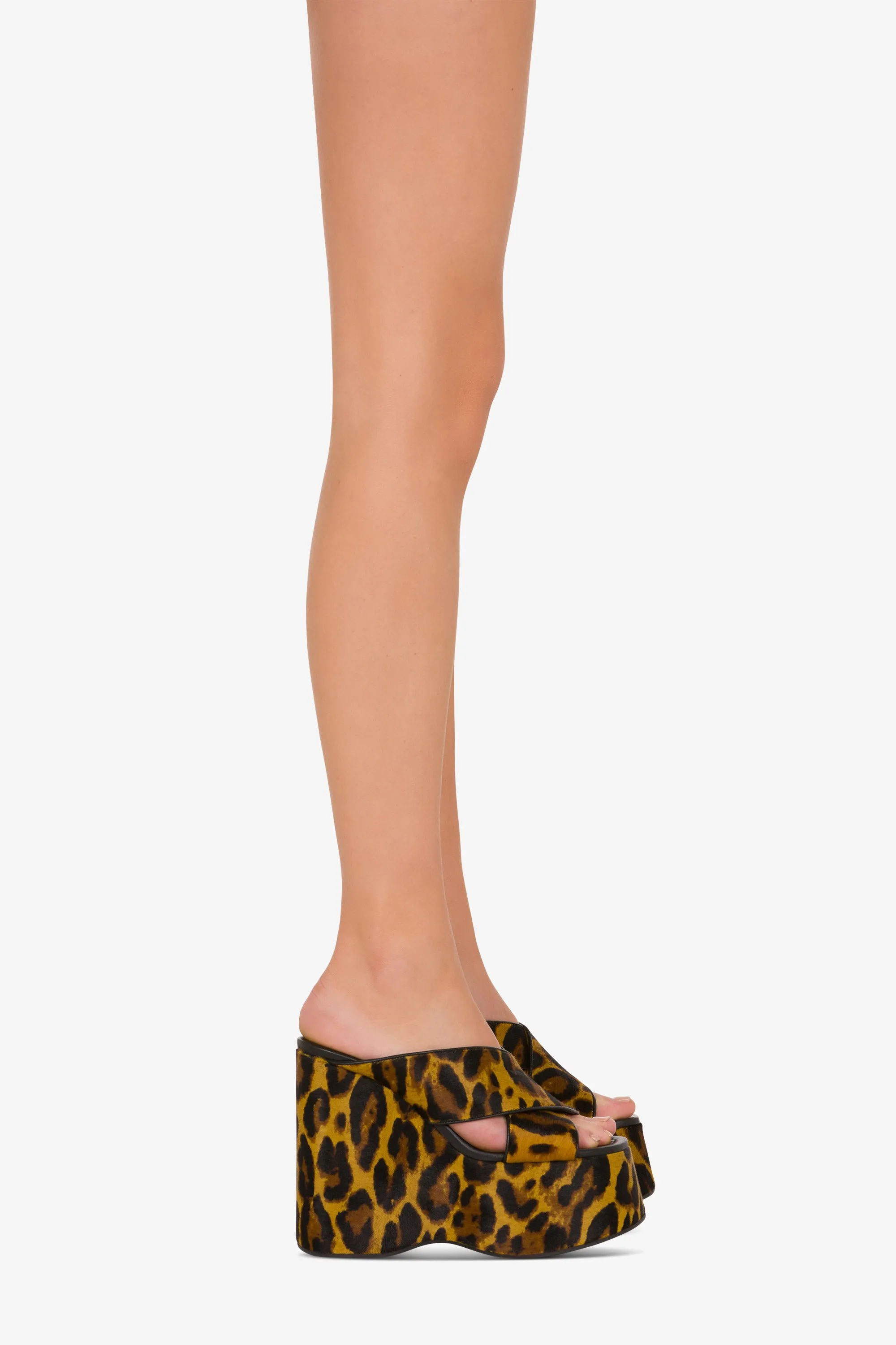 Mules in mustard leopard-print cowhide