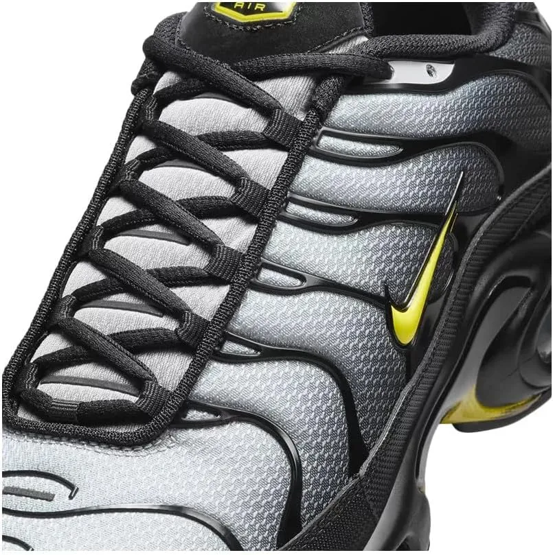NIKE Men's Sneaker