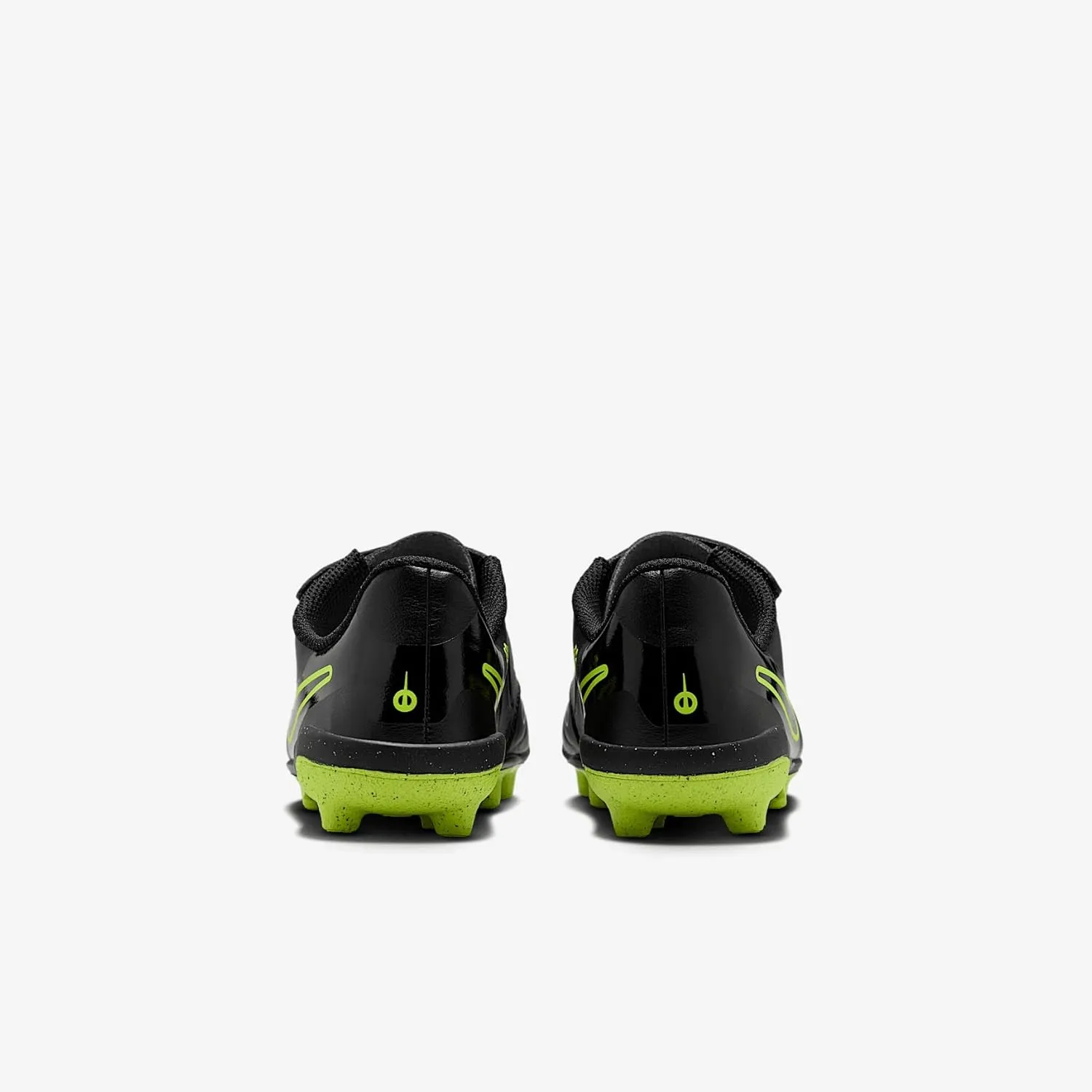 Nike Unisex-Child Jr. Tiempo Legend 10 Club Multi-Ground Low Top Soccer Cleats (Toddler/Little Kid) Sneaker