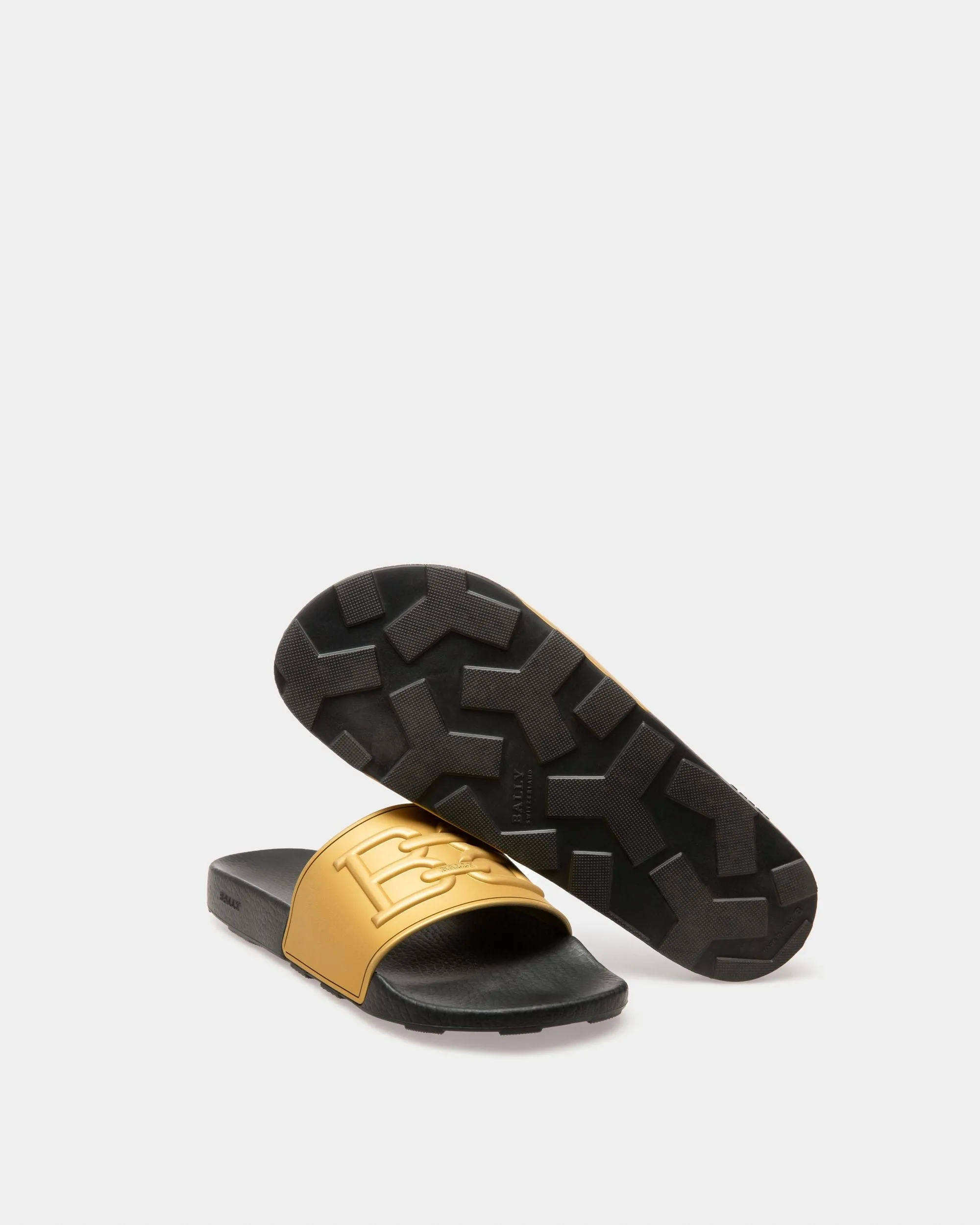 Scotty Rubber Sandals In Gold