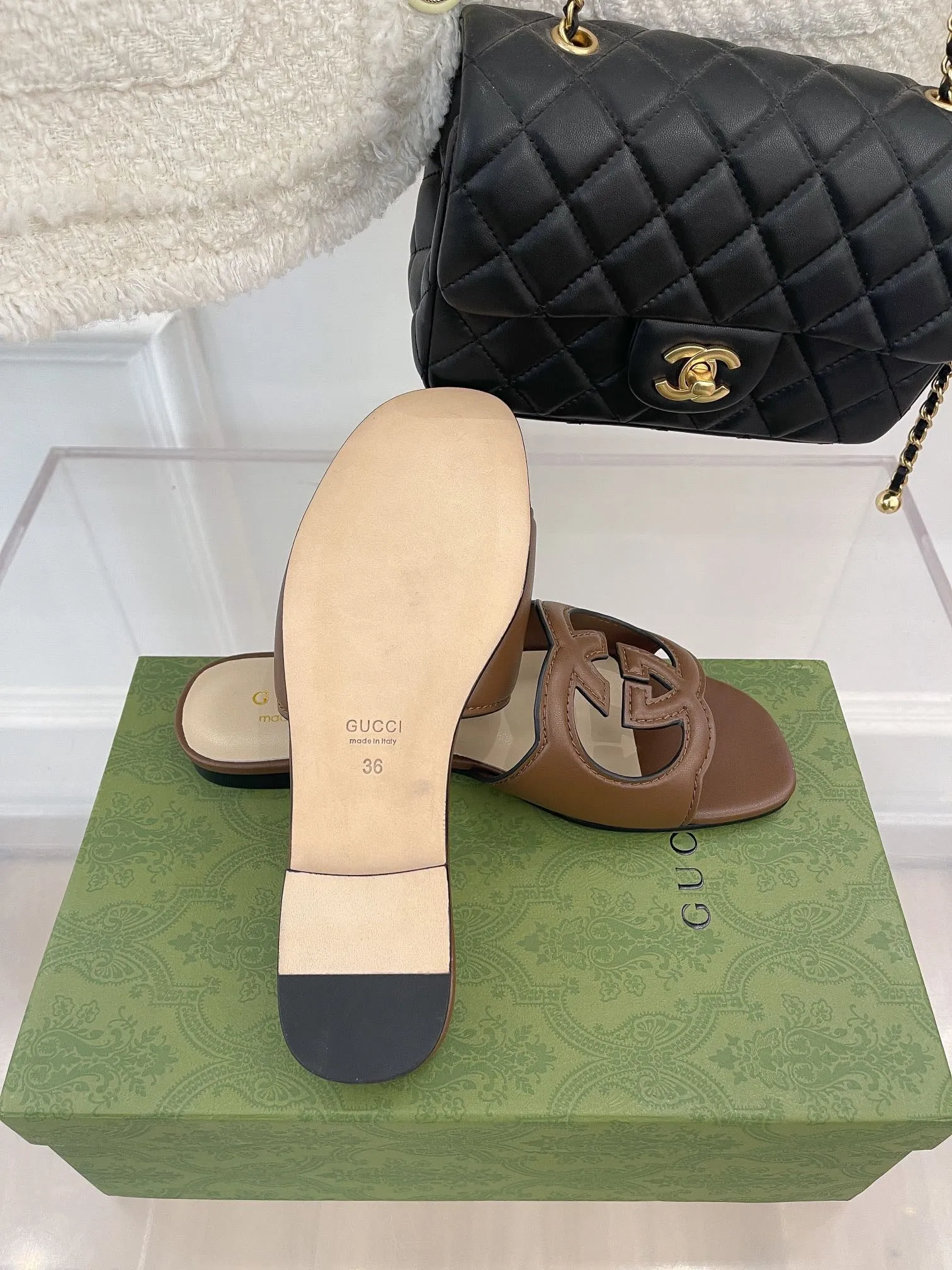 SE894 GC Women's Interlocking G cut-out Slide Sandal / Size5-10