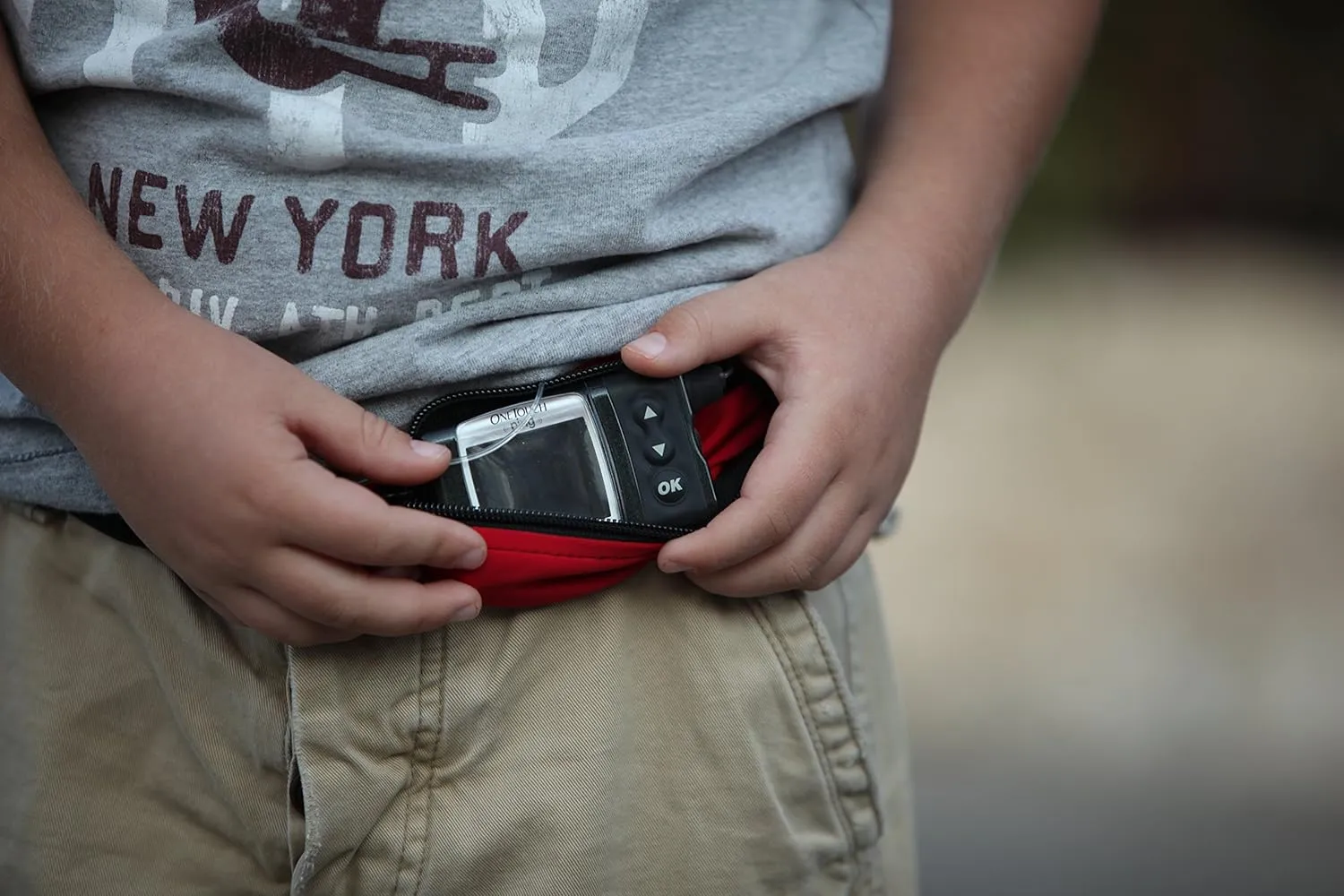 SPIbelt Kids Pocket Belt, Expandable Pocket, Adjustable Waist, No Bounce, No Logo Band, Camo with Black Zipper