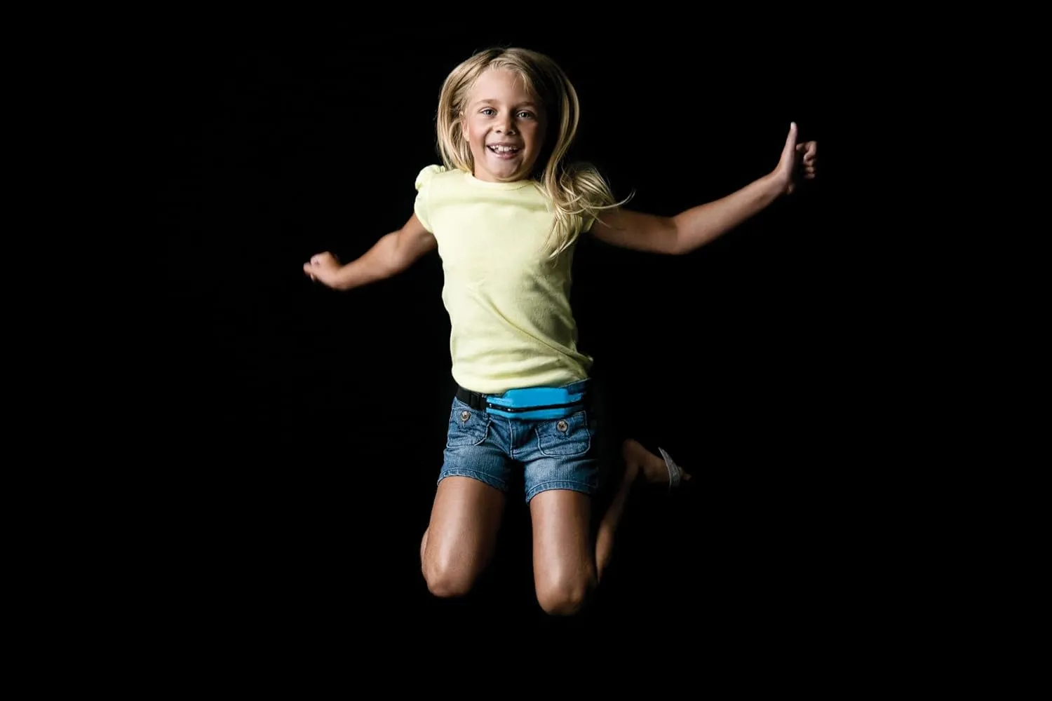 SPIbelt Kids Pocket Belt, Expandable Pocket, Adjustable Waist, No Bounce, No Logo Band, Camo with Black Zipper