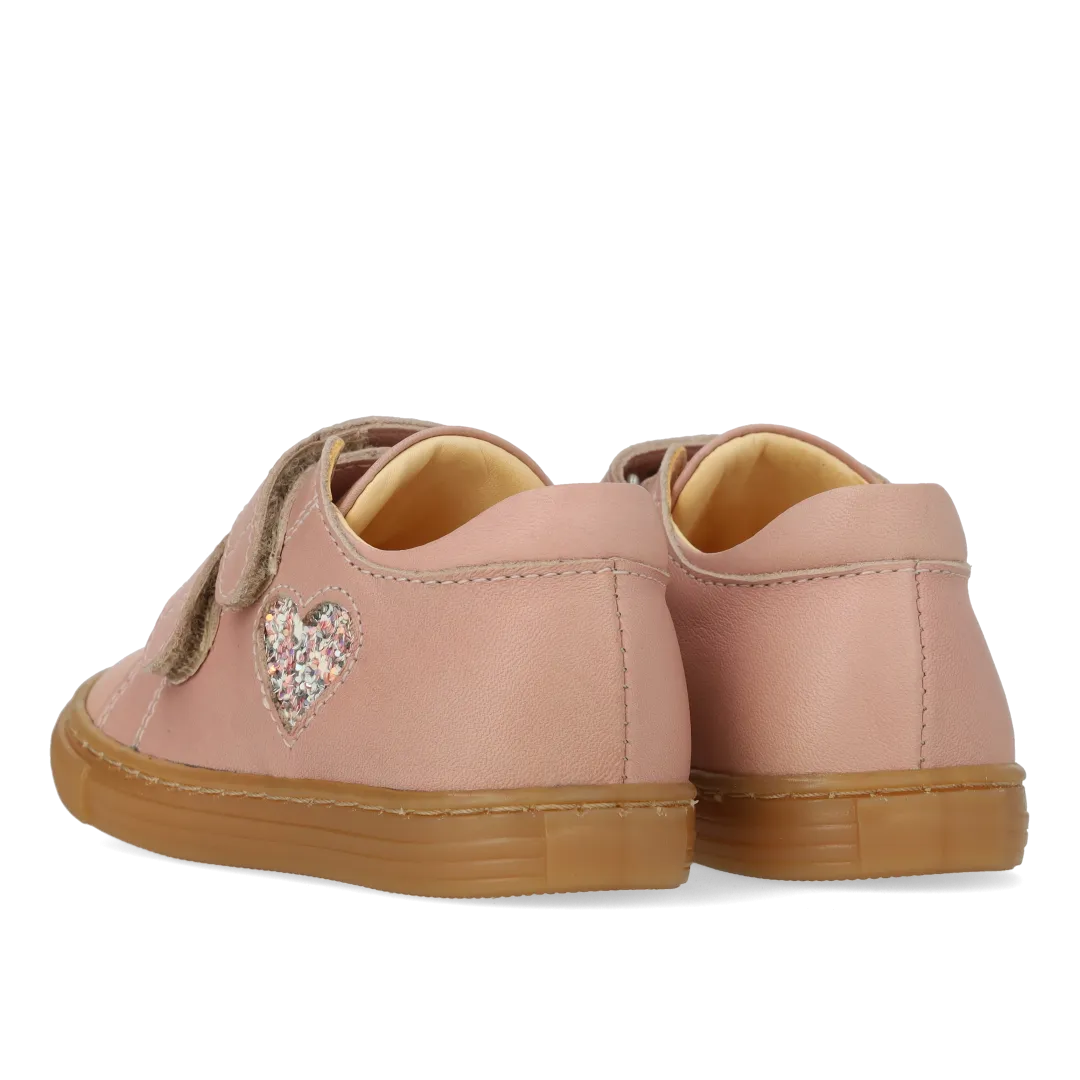 Starter sneaker with a sparkling glitter heart