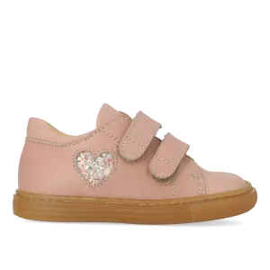 Starter sneaker with a sparkling glitter heart