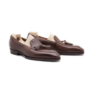 Tassel loafer with hand stitched apron