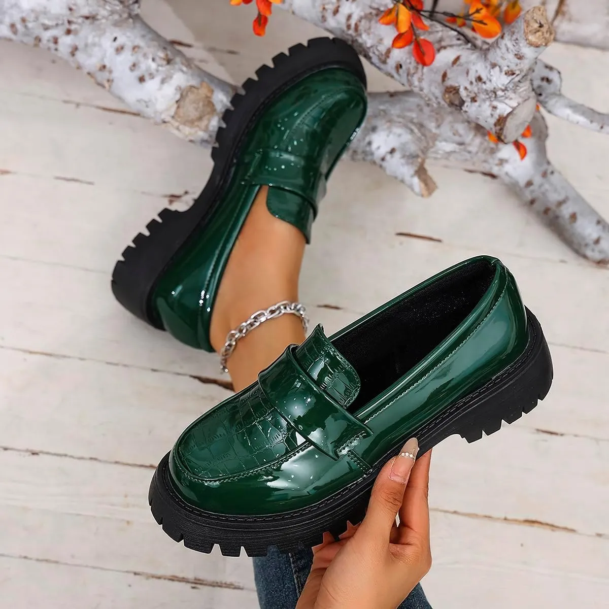Women's Patent Leather Thick-Soled Loafers, Non-Slip wear-Resistant Artificial Leather Material, Crocodile Pattern Embossed Casual Business Work Shoes Commuting one Foot Stirrups