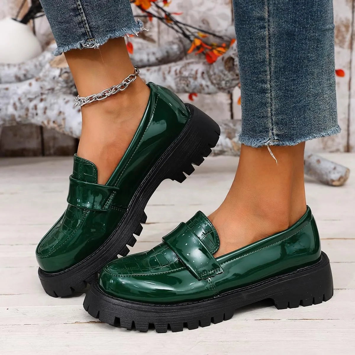 Women's Patent Leather Thick-Soled Loafers, Non-Slip wear-Resistant Artificial Leather Material, Crocodile Pattern Embossed Casual Business Work Shoes Commuting one Foot Stirrups